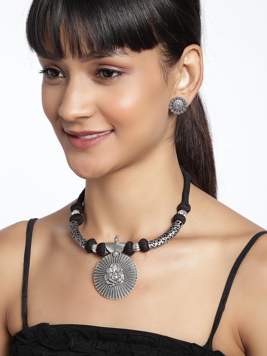 Binnis wardrobe Pendant with necklace set