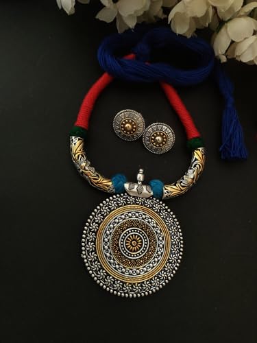 Binnis wardrobe square pendant inticrated beautiful choker set