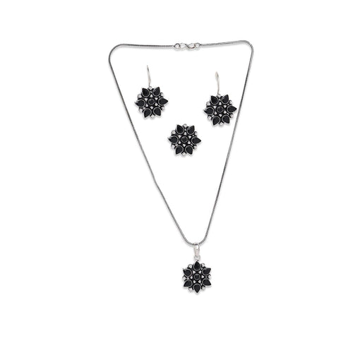 Binnis wardrobe Pendant with necklace set