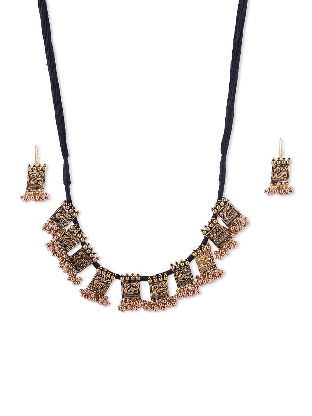 Binnis wardrobe square pendant inticrated beautiful choker set