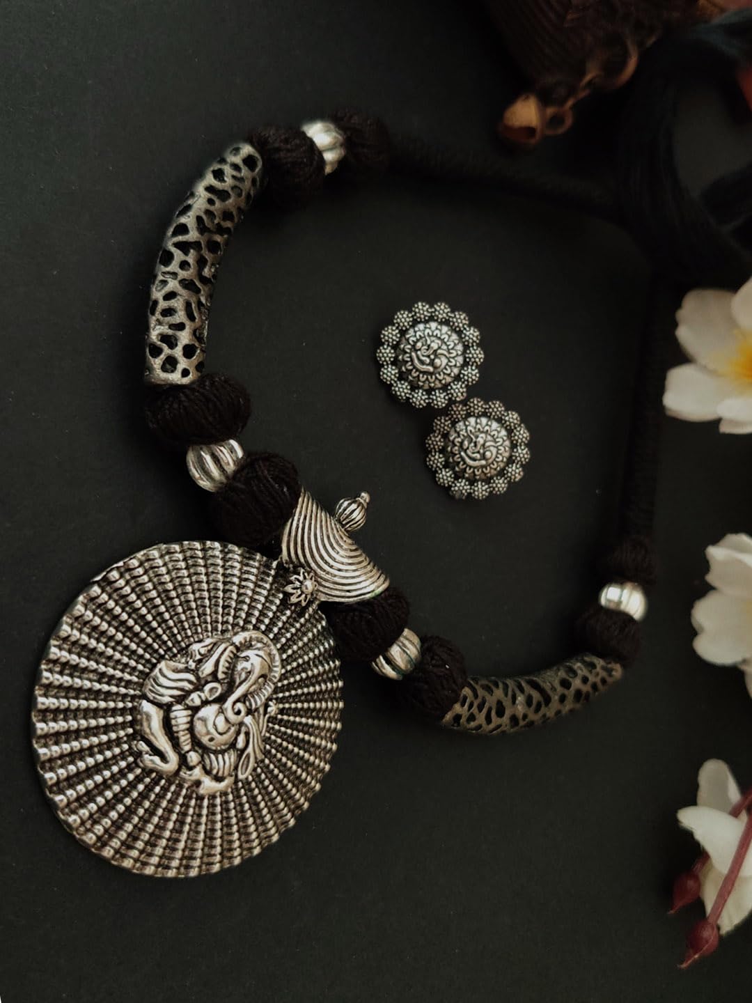 Binnis wardrobe Pendant with necklace set