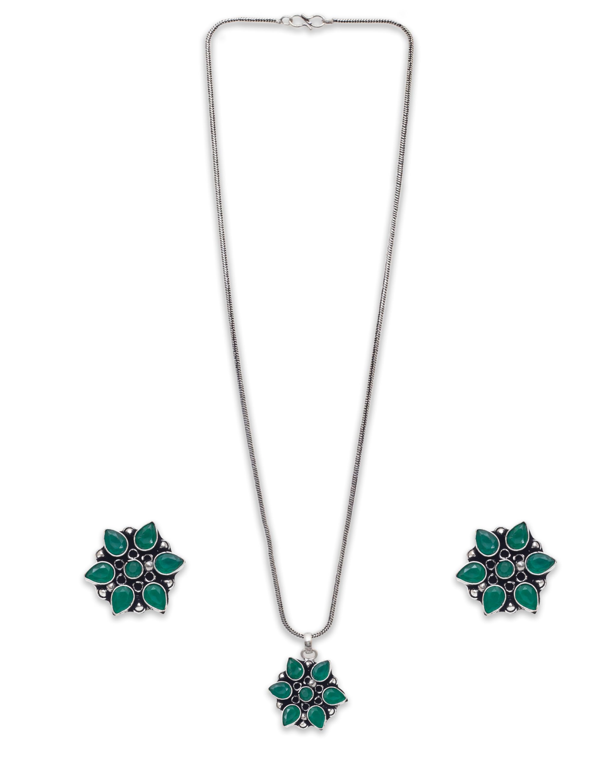 Binnis wardrobe Pendant with necklace set