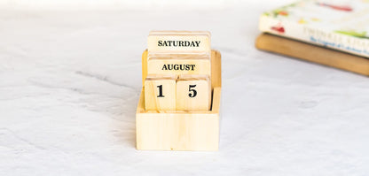 IVEI Wooden Perpetual Desk Calendar - Wooden Perpetual Calendar Set for Desk Decor, Study Room- Endless Calendar for Office, School, Home - Sustainable Calendar (Black)