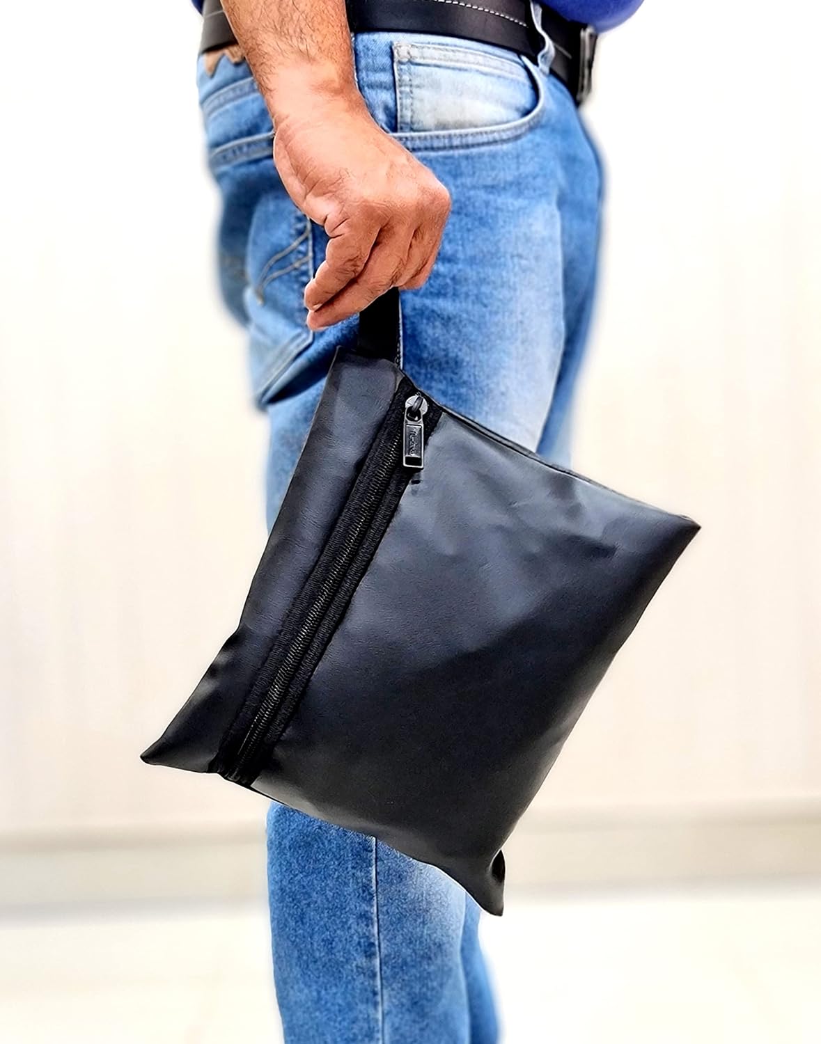 StonKraft 18.2'' x 18.2'' Tournament Roll Up Vinyl Chess with Pieces - Ideal for Professional Players