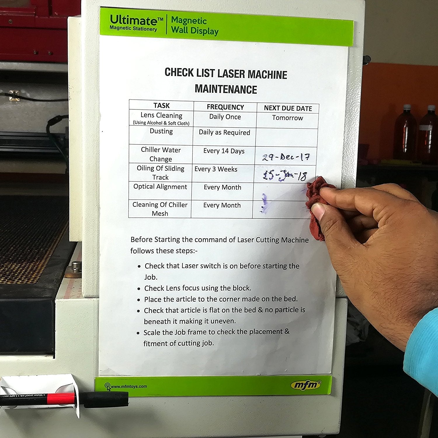 MFM TOYS Ultimate Easy Magnetic Wall Display : Pack of 4 (A5 Portrait) : 4 Colours Self Cling Magnetic A4 Sheet Holder for Wall/Glass Partition/Window