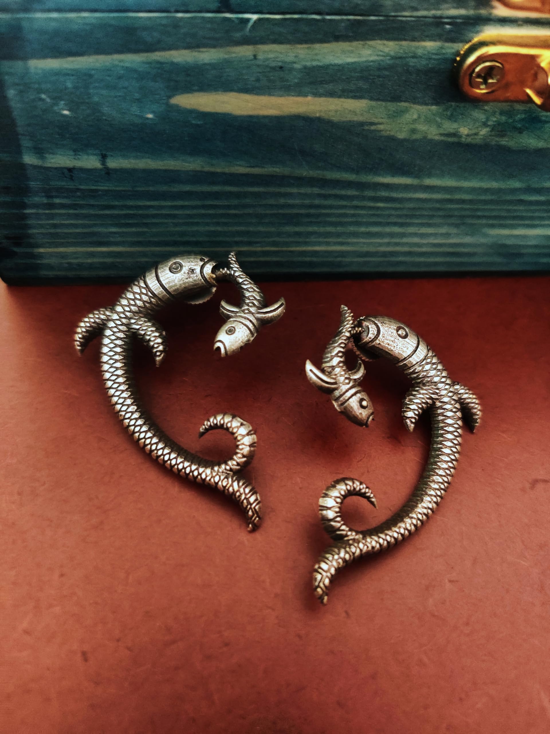 Binnis wardrobe contemporary stone Kundan beautiful round shaped drop earring