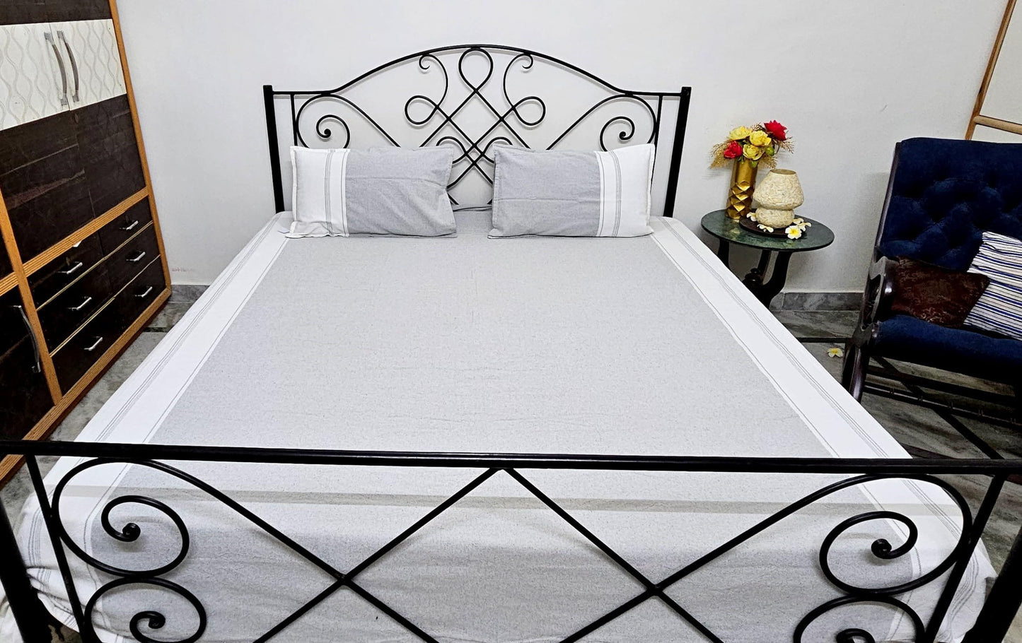 Premium 100% Cotton King Size Bedsheet Set - Minimalist Design - 110 x 105 Inches, with 2 Pillow Covers - 29 x 20 Inches (Gray)