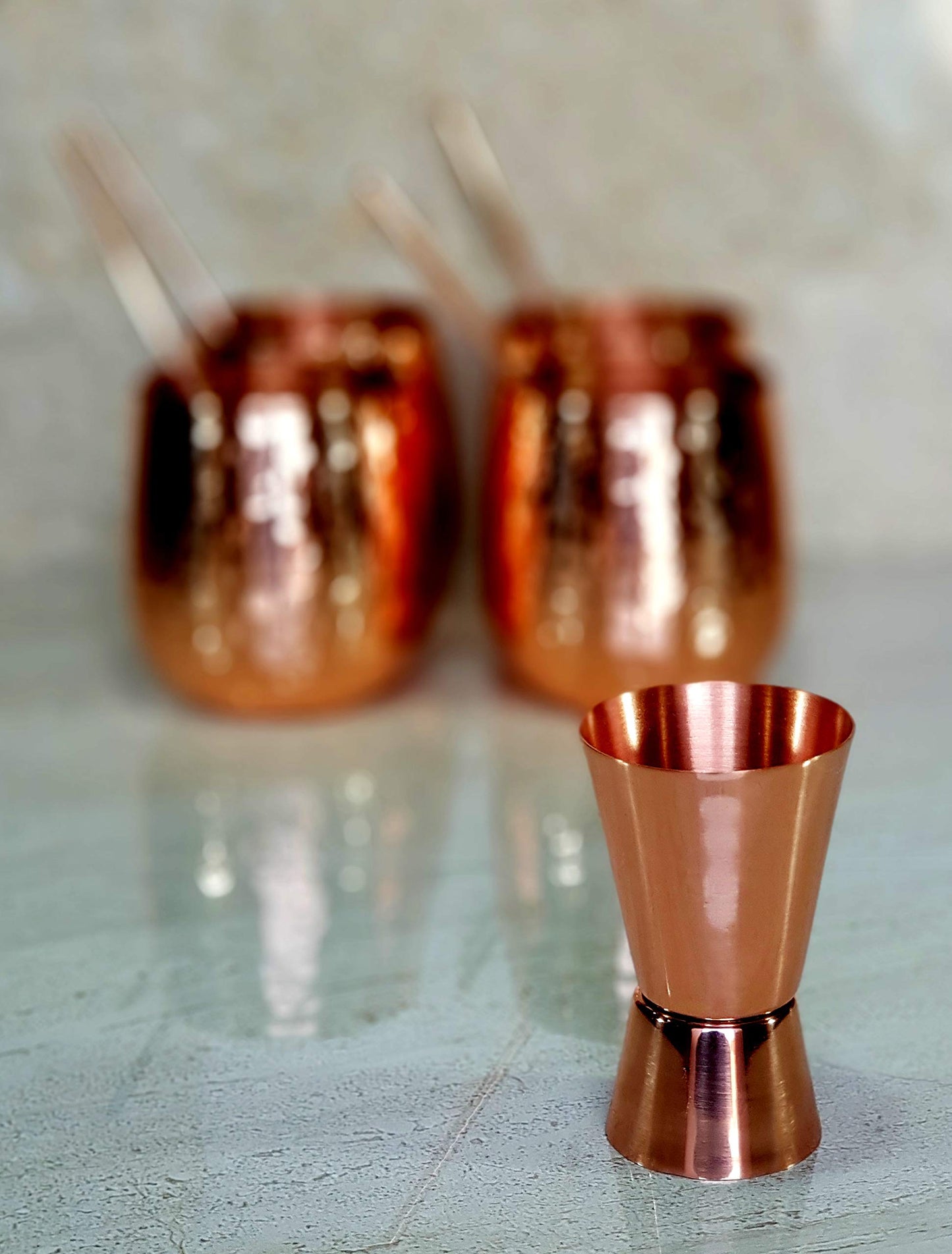 eSplanade Moscow Mule Cocktail Copper Mugs - Set of 4 Mugs, 4 Copper Straws, and a Peg Measurer (HAMMERED BRASS HANDLE)