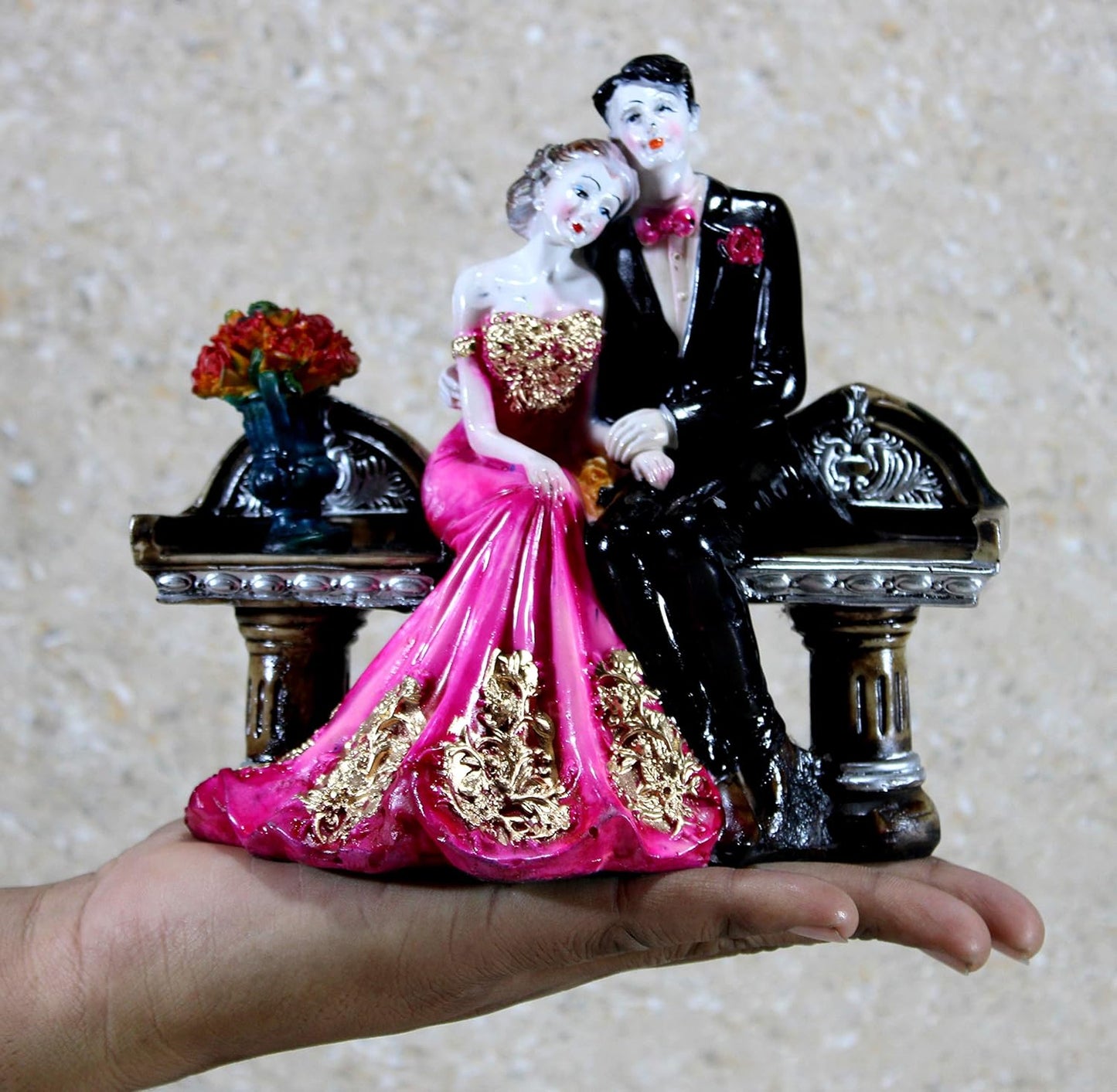 eSplanade Resin Love Couple Face Showpiece Statue Sculpture Figure for Home Decor Valentine Day Gift (Sofa Couple)