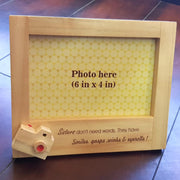 IVEI Wooden Photo Frame for Sisters - Wood Photo Frame for Table, Desk - Wooden Picture Frame for Birthday Gift, Home Decor - Unique Photoframe for Sisters with Miniature Camera & Quote