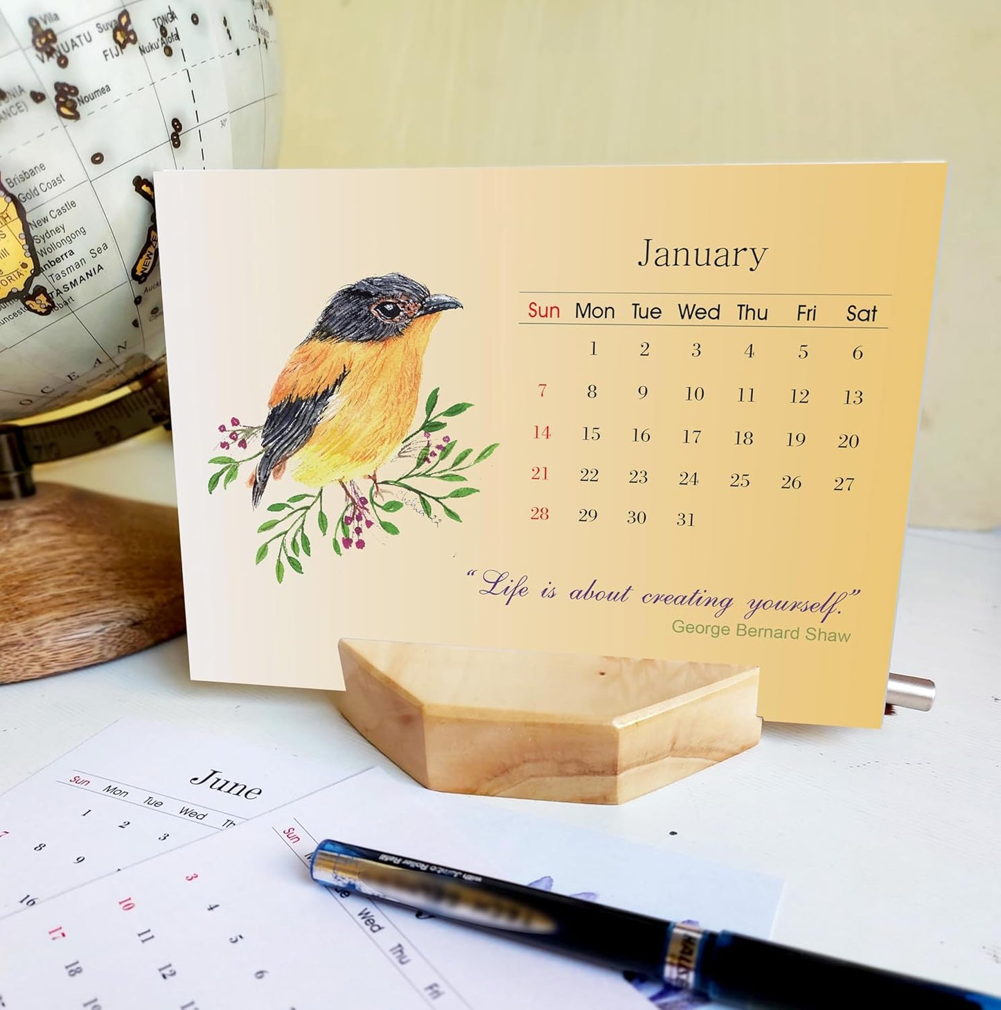 IVEI Wooden Calendar with Hexagon Shaped Pen Stand ‚Desk Organizer - Hand Painted Paper Calendar with Pen-Stand - Minimal Planner Desk Calendar for Office & Home - Budget Friendly Unique Gift