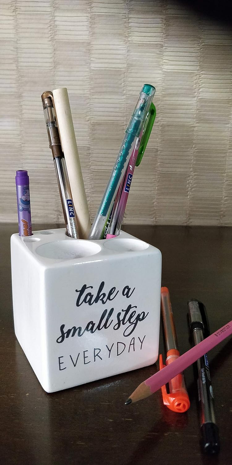 IVEI Smart Wooden Cube Pen Stand with Motivational-Quote - Dice Pencil/Pen Holder - Stationary Holder - Paper Weight - Desk Organizer - Office Supplies - Unique Gifts for Office, Schools, and Home