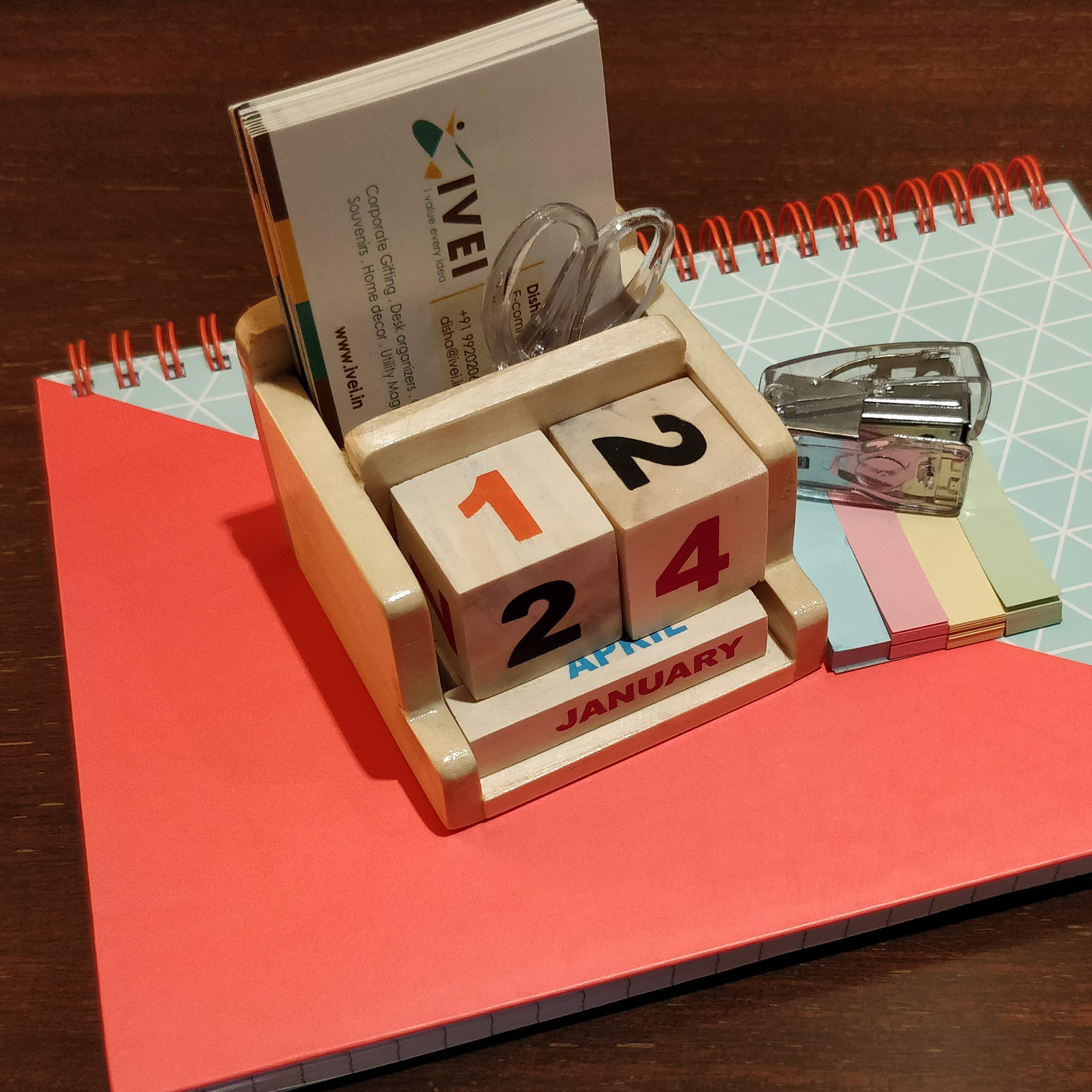 IVEI Minimal Perpetual Desk Calendar - Wooden Calendar - Block Calendar for Office Desk Decor - Wooden Desktop Calendar for Home, School, Office - Natural