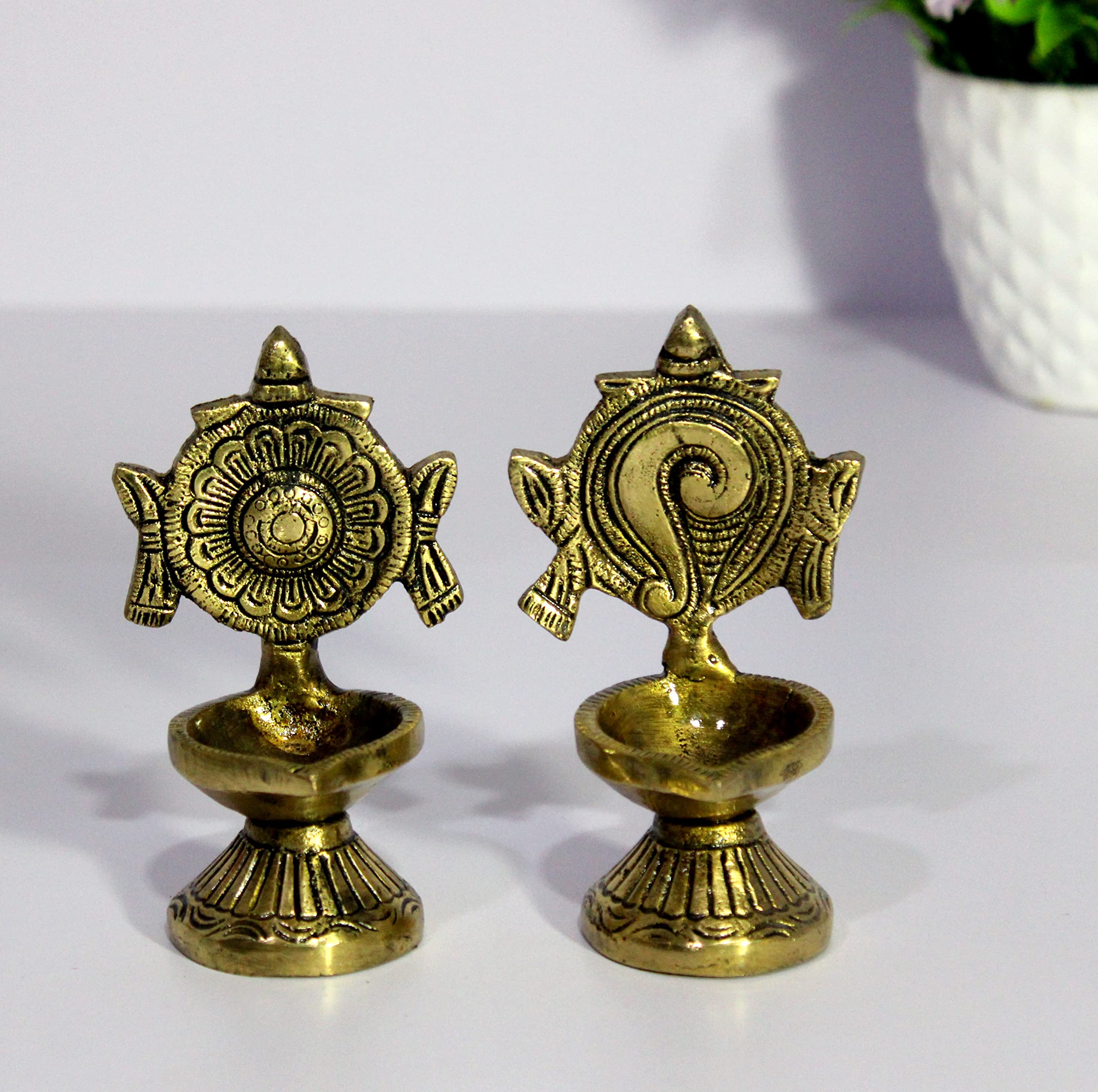 Brass Oil Lamps | Shankh Chakra Narayan Oil Lamp Diya Deepam Kuthu Vilakku -3.5 & 4" Inches