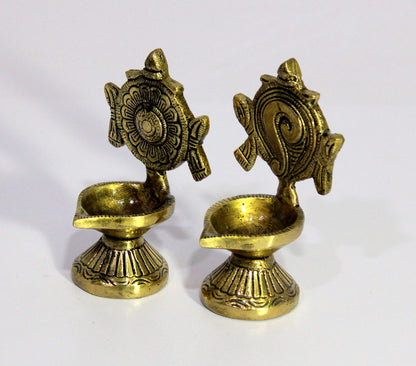 Brass Oil Lamps | Shankh Chakra Narayan Oil Lamp Diya Deepam Kuthu Vilakku - 4" Inches