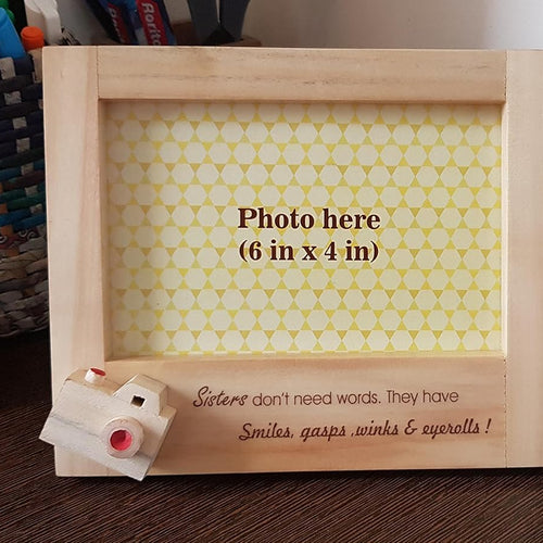IVEI Wooden Photo Frame for Sisters - Wood Photo Frame for Table, Desk - Wooden Picture Frame for Birthday Gift, Home Decor - Unique Photoframe for Sisters with Miniature Camera & Quote