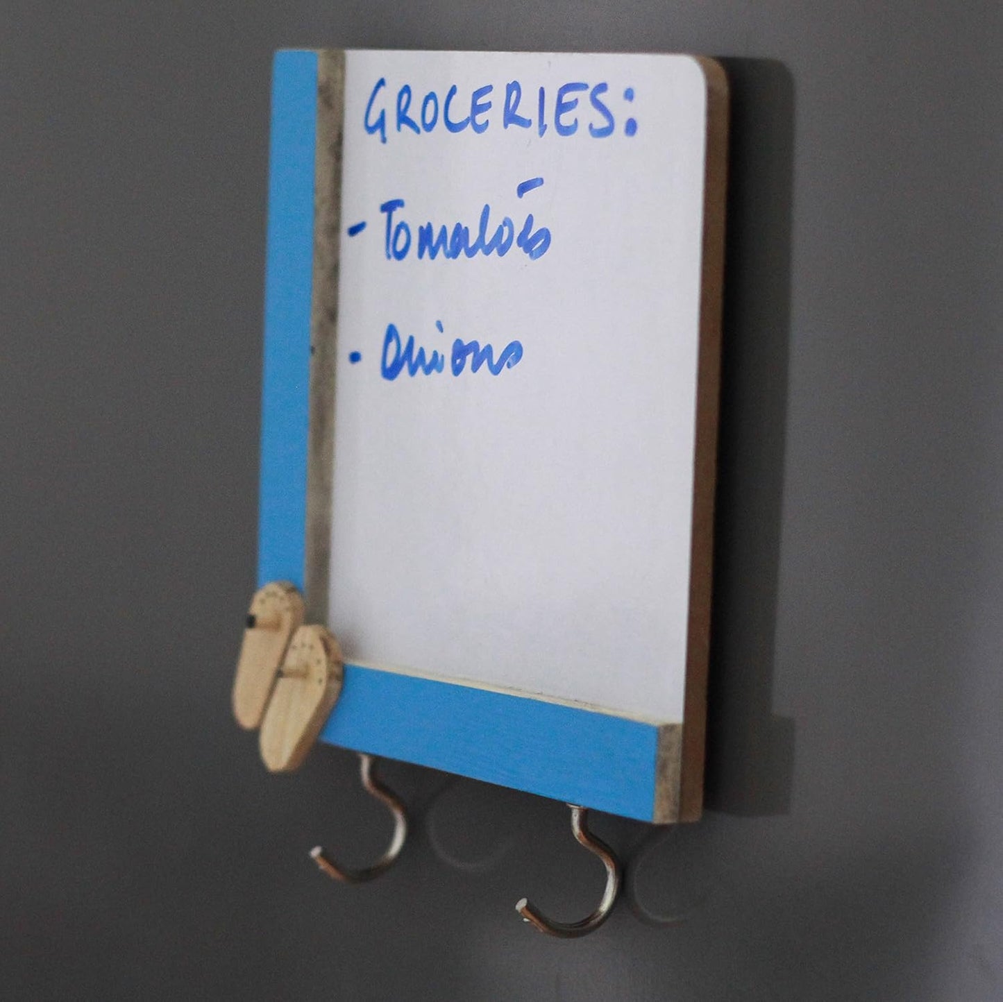 IVEI Wooden Fridge Magnets with a whiteboard and Hooks - Slippers