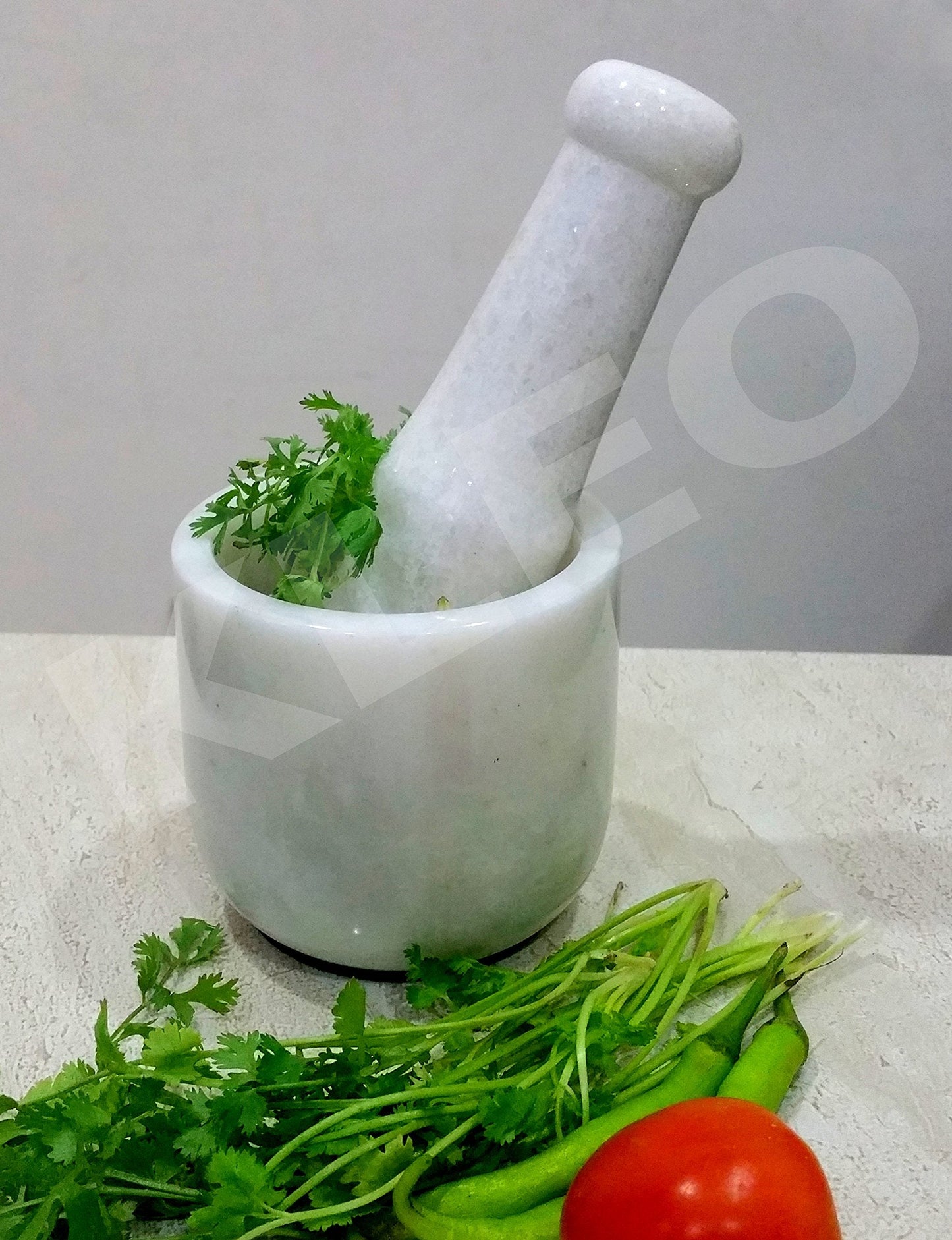 KLEO 4" Diameter Natural Stone Mortar and Pestle Set as Spice Grinder, Medicine Masher (Black)