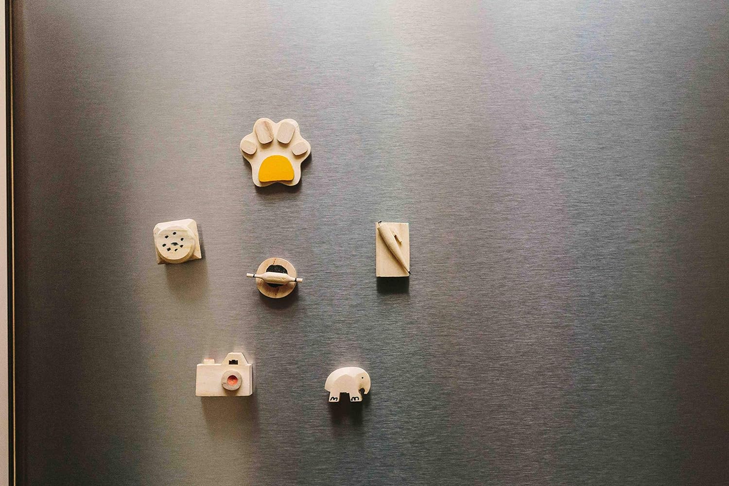 IVEI wooden miniature decorative fridge magnets - wooden handcrafted miniature collection - quirky magnets - budget gifts - set of 6 - for refrigerator.
