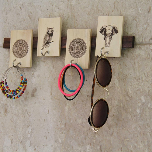 IVEI Wooden Mandala Print Key Holder - Stylish Wooden Hook Holder for Clothes & Bags - Key/Jewellery Organizer Wall Hooks - Wall Mounted Unique Mandala Key Holder for Home Decor/Office Décor