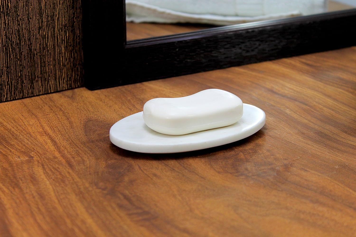 KLEO White & Black Marble Stone Soap Dish Soap Holder Bath Accessories Bathroom Accessories (Oval)