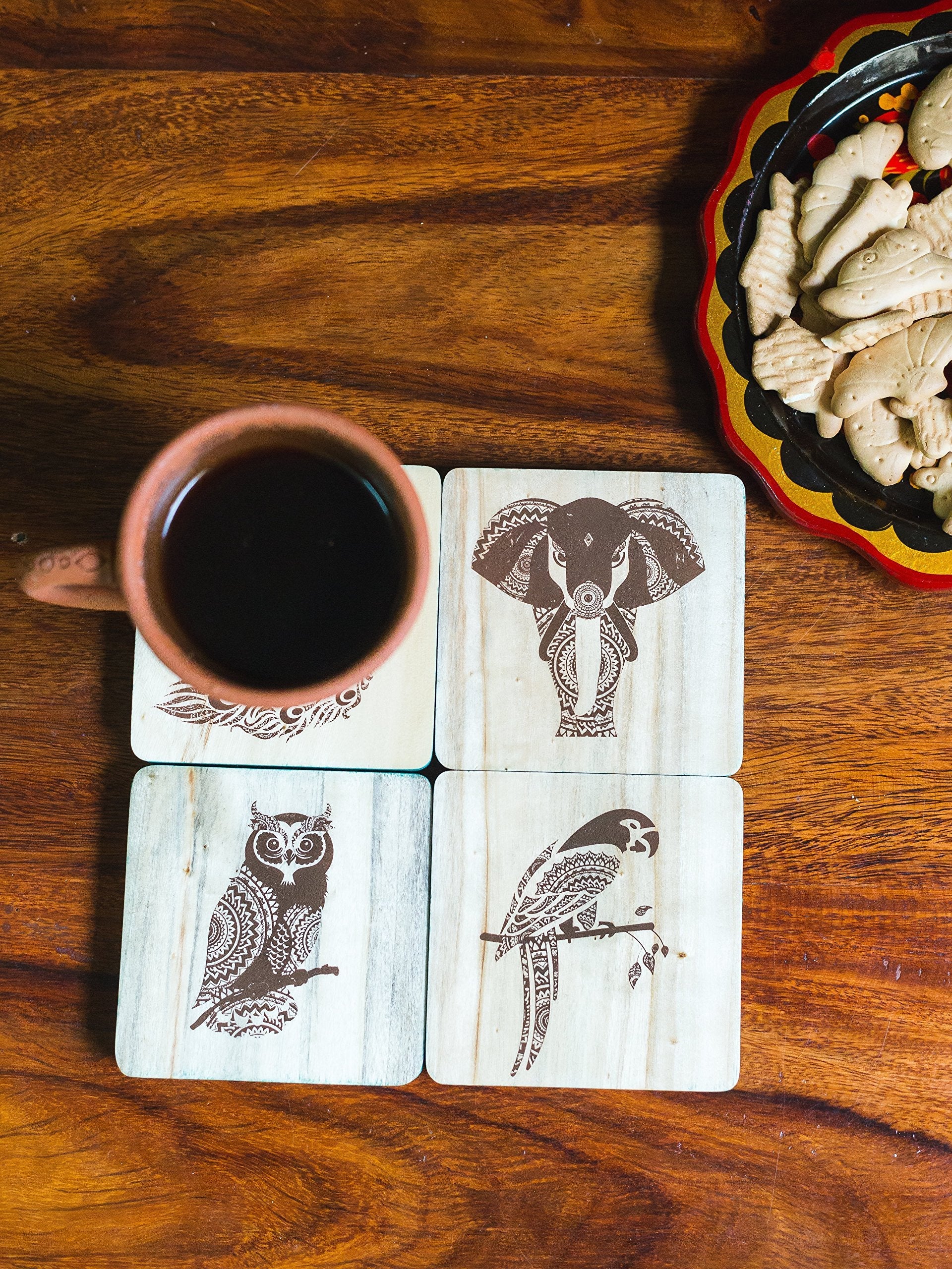 IVEI Mandala Print Wooden Coasters - Teak Wood Table Coaster - Reversible Animal Design Set for Home Kitchen, Office Desk - Decorative Holder for Tea or Coffee Cups - Table Top Coasters - Set of 4