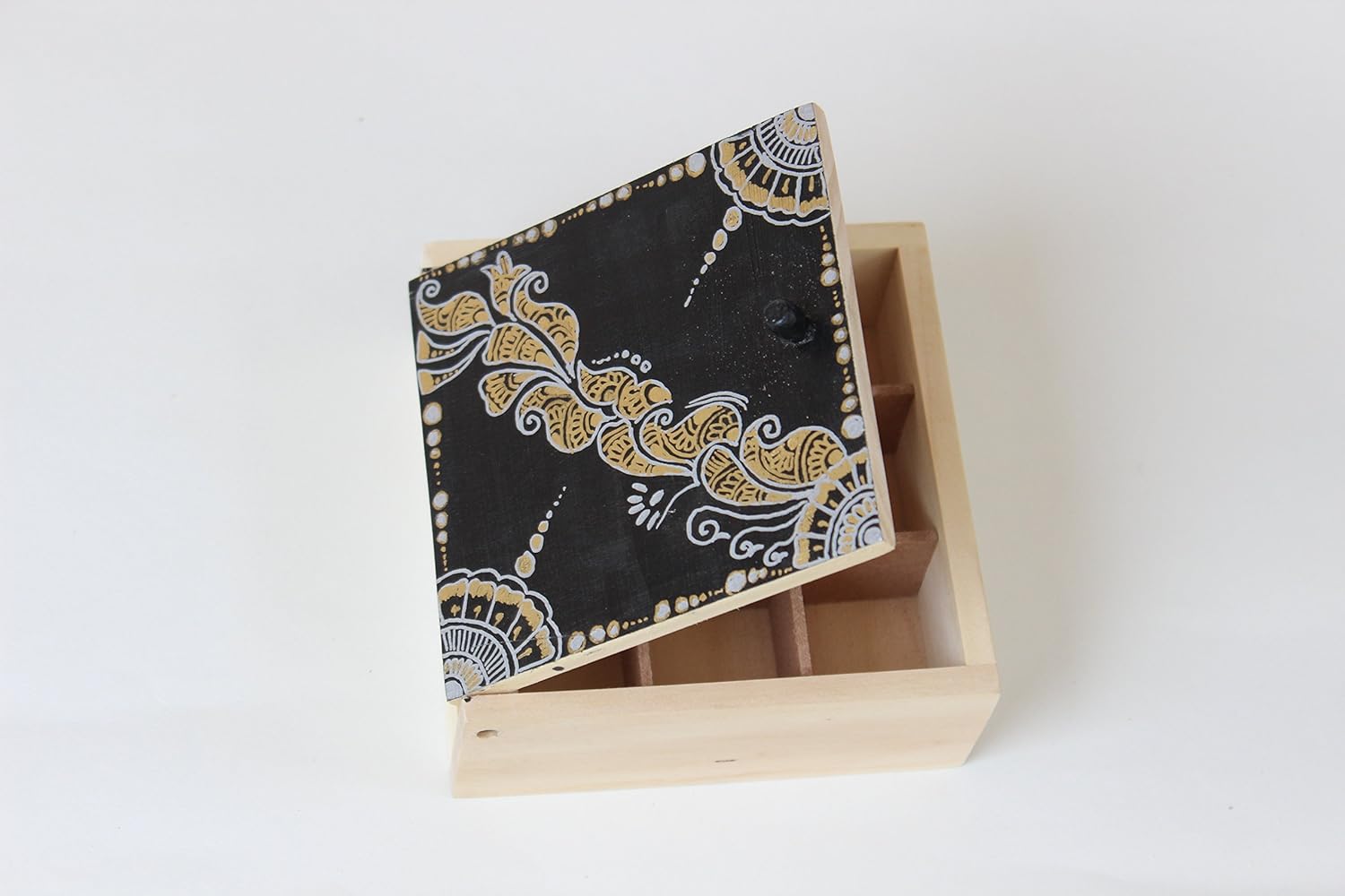 IVEI Decorative Wooden Storage Box - Wooden Hand Painted Vintage Decorative Box - Handcrafted Trinket Box - Wooden Box Organizer - Antique Wooden Box For Jewellery Storage, Home Decor - Mehendi Art