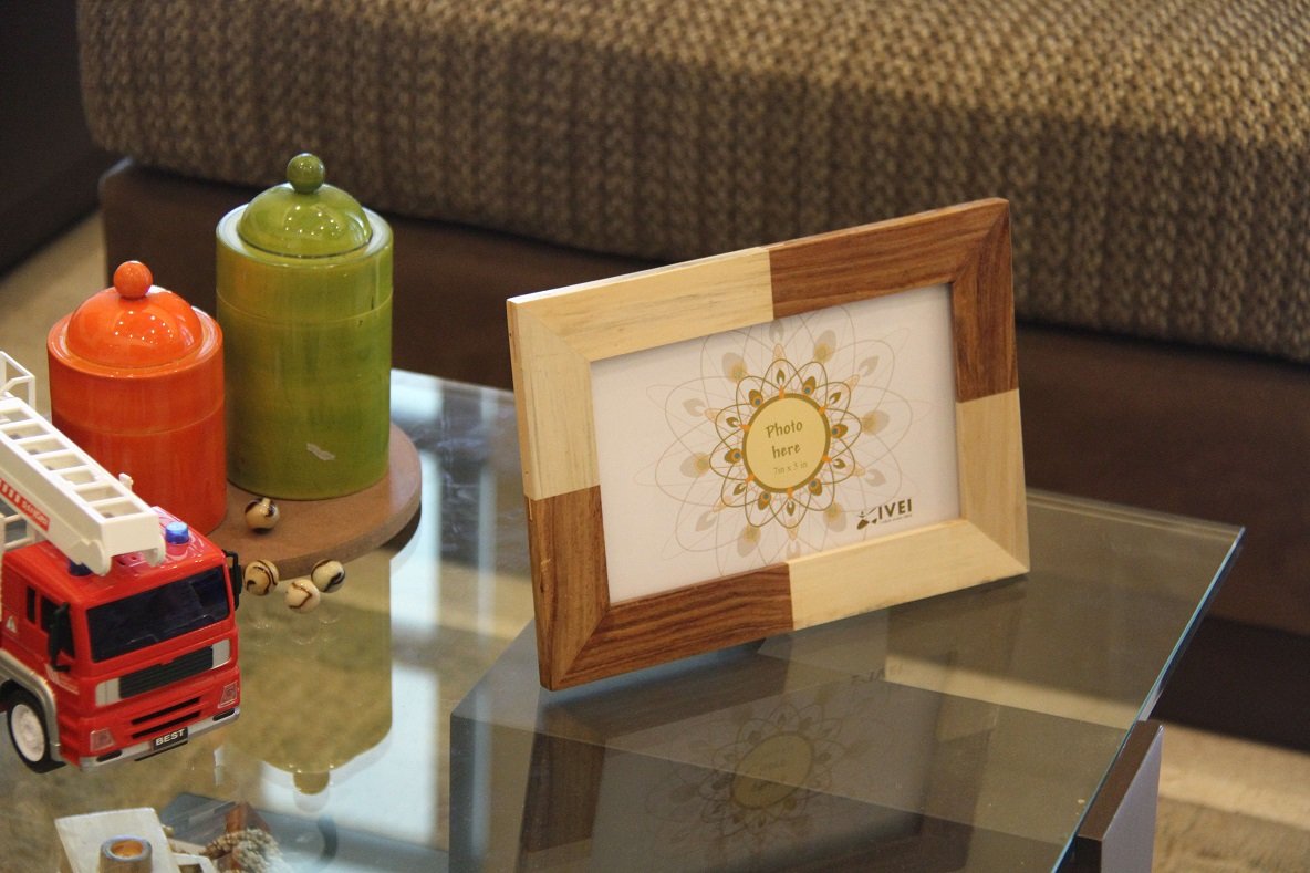 IVEI Wooden Photo Frame for Desk Solid Wood Photo Frame for Table - Wooden Picture Frame with Stand for Birthday, Home Decor - Photo Size - 8 in X 5 in