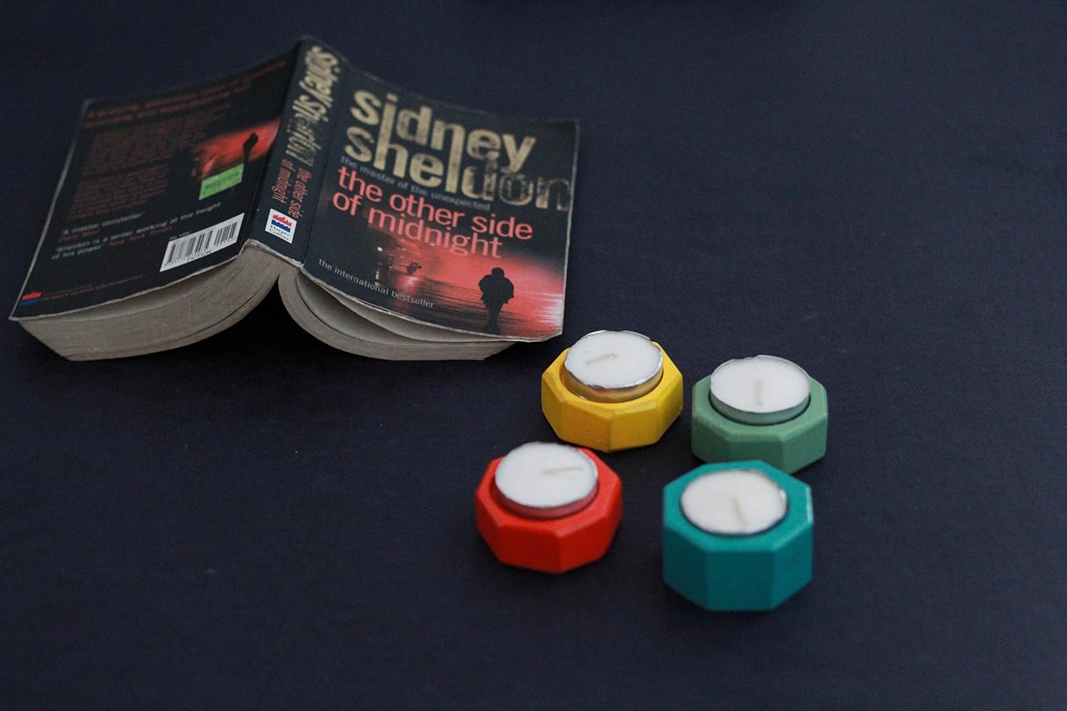 IVEI Wooden Tea Light Holder - Bright Colour Candle Holder - Attractive Candle Holder - Diya Holder for Home Décor - Dining Room, Living Room and Bedroom - Hexagon Shaped Candle Stand - Set of 4