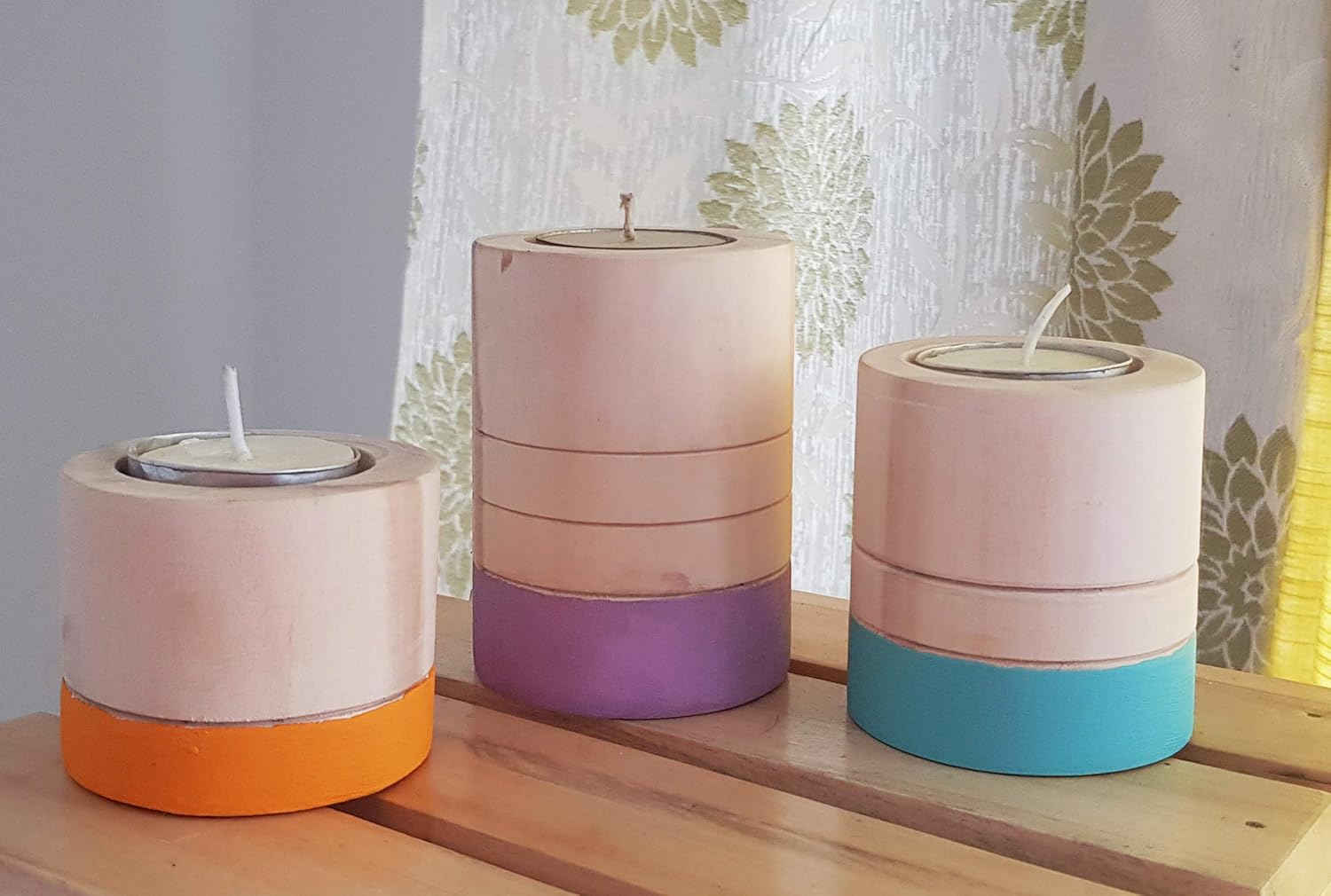 IVEI Wooden Tealight Candle Holder - Hand-Painted Round Tea Lights Candle Holder Stand - Wooden Tea Light Holder - Wooden Candle Stand for Diwali Gifts, Office, Home Decoration - Set of 3