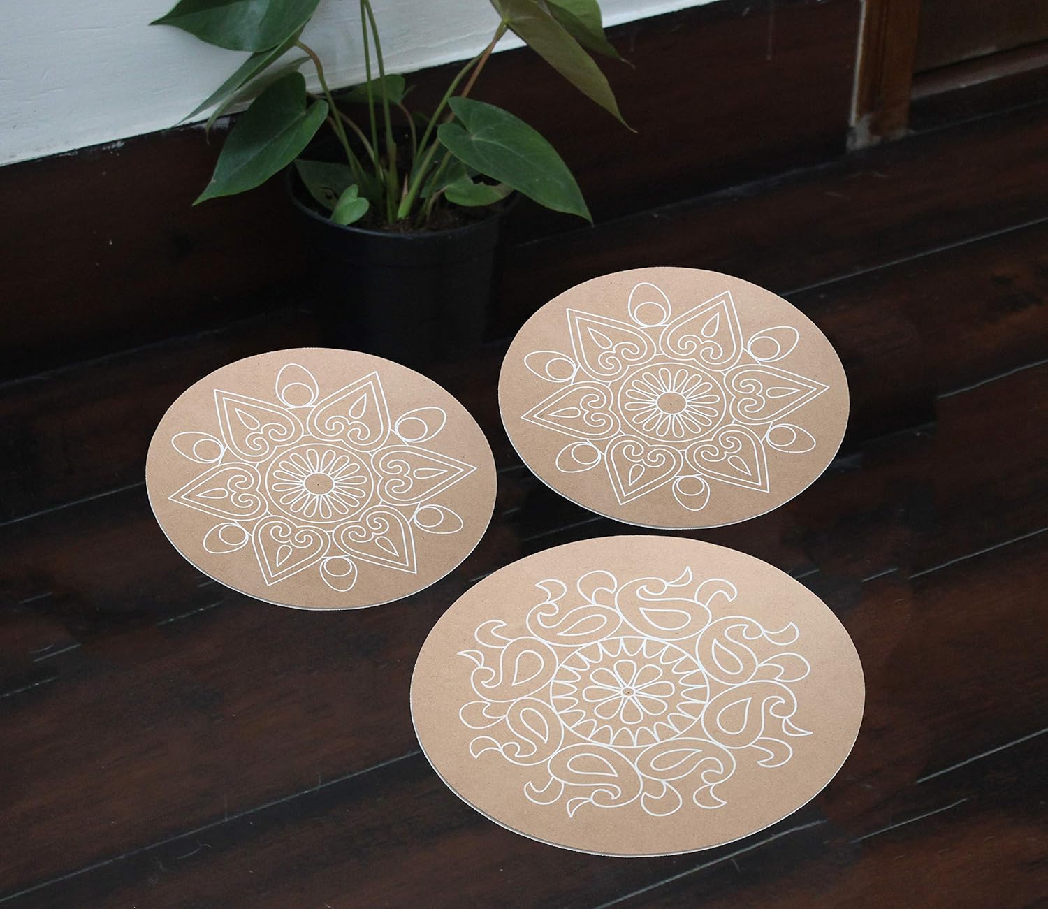 IVEI MDF Wood Circular Rangoli Plates with Pre Drawn Design - Set of 3, Brown