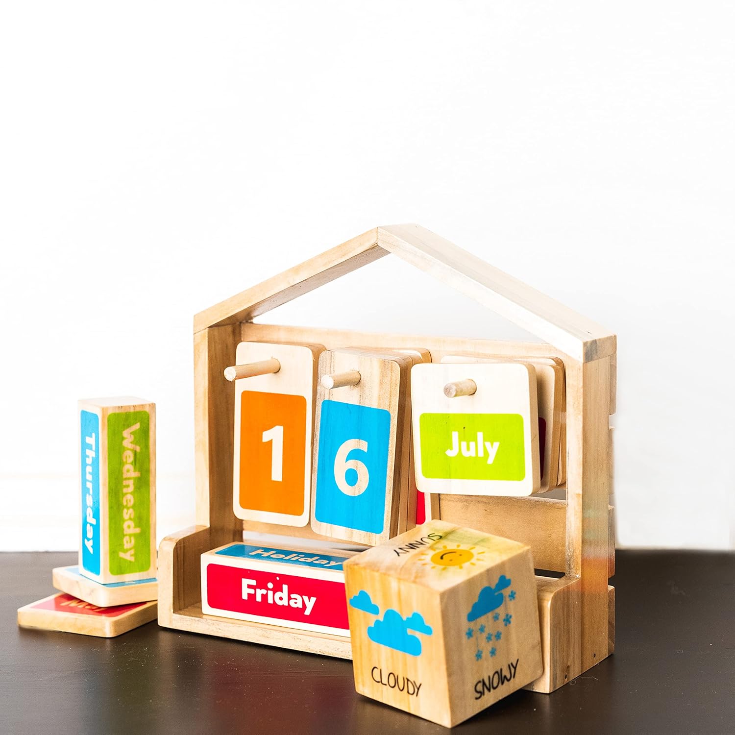 IVEI Wooden Hut Calendar - Kids Perpetual Calendar - Educational Learning Toy