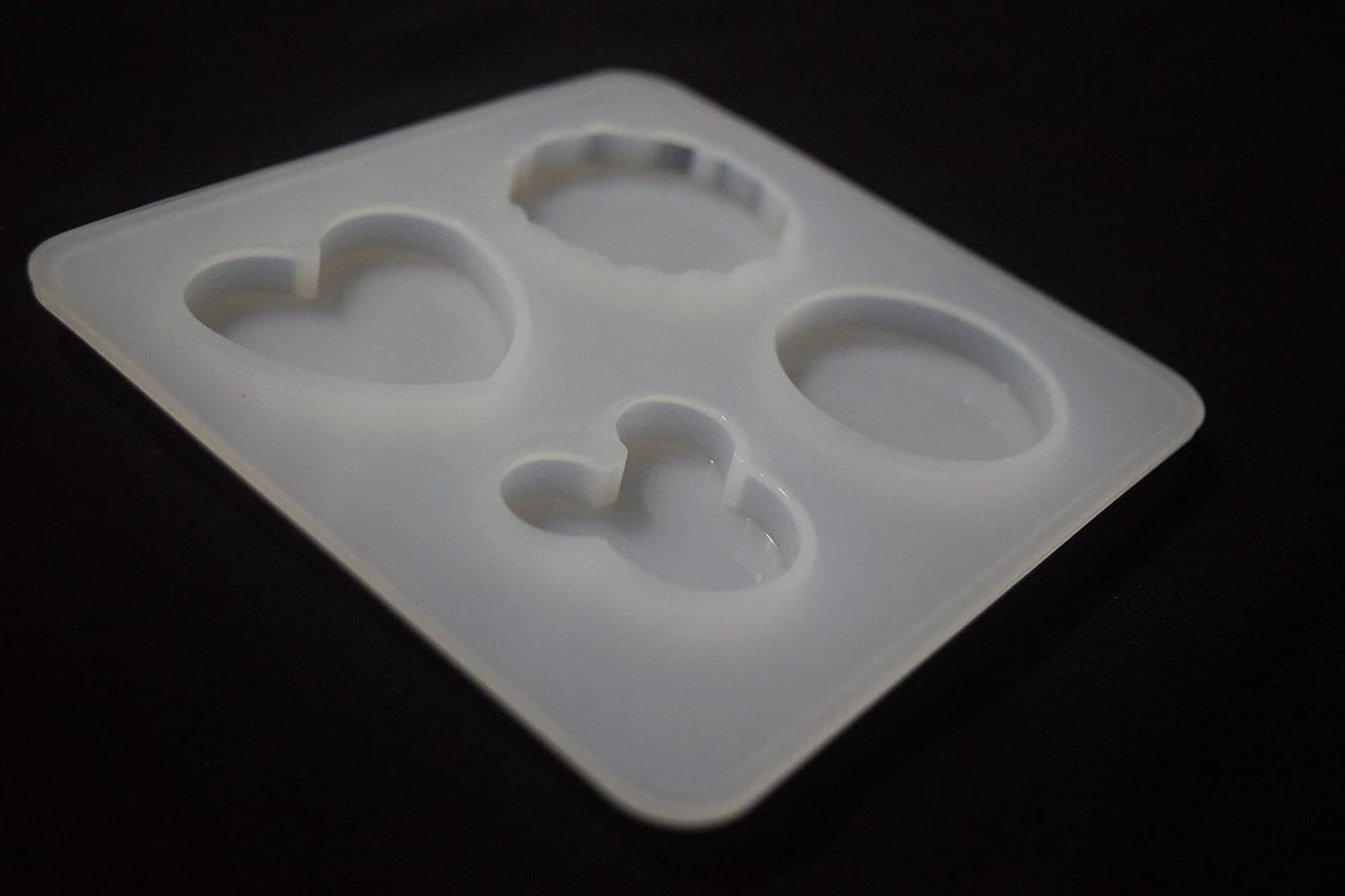 IVEI Keychain Making Resin Mold Silicone Set of 2 for Crafting, Keychains, Pendant, Jewelry, Earrings Making Ð DIY Home Decoration Tools, Resin Tools, Christmas Birthday Gifts Ð Round, Heart, Agate, Hexagon & Mickey Shaped Keychain