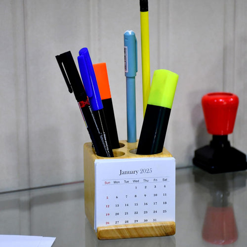 IVEI Wooden Pen Stand for Table with Paper Calender Slides and Motivational Quote - Desk Organizer - Office Desk Decorative Items - Pen Holder, Study Table Organiser, Gifts for Men
