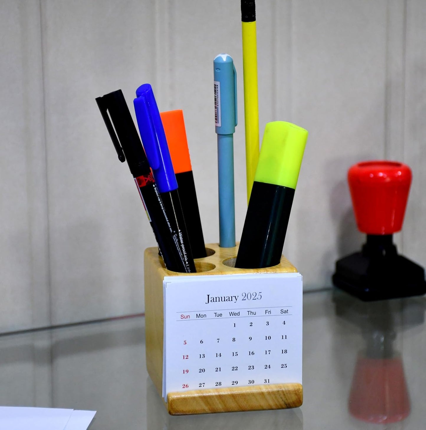 IVEI Wooden Pen Stand for Table with Paper Calender Slides and Motivational Quote - Desk Organizer - Office Desk Decorative Items - Pen Holder, Study Table Organiser, Gifts for Men