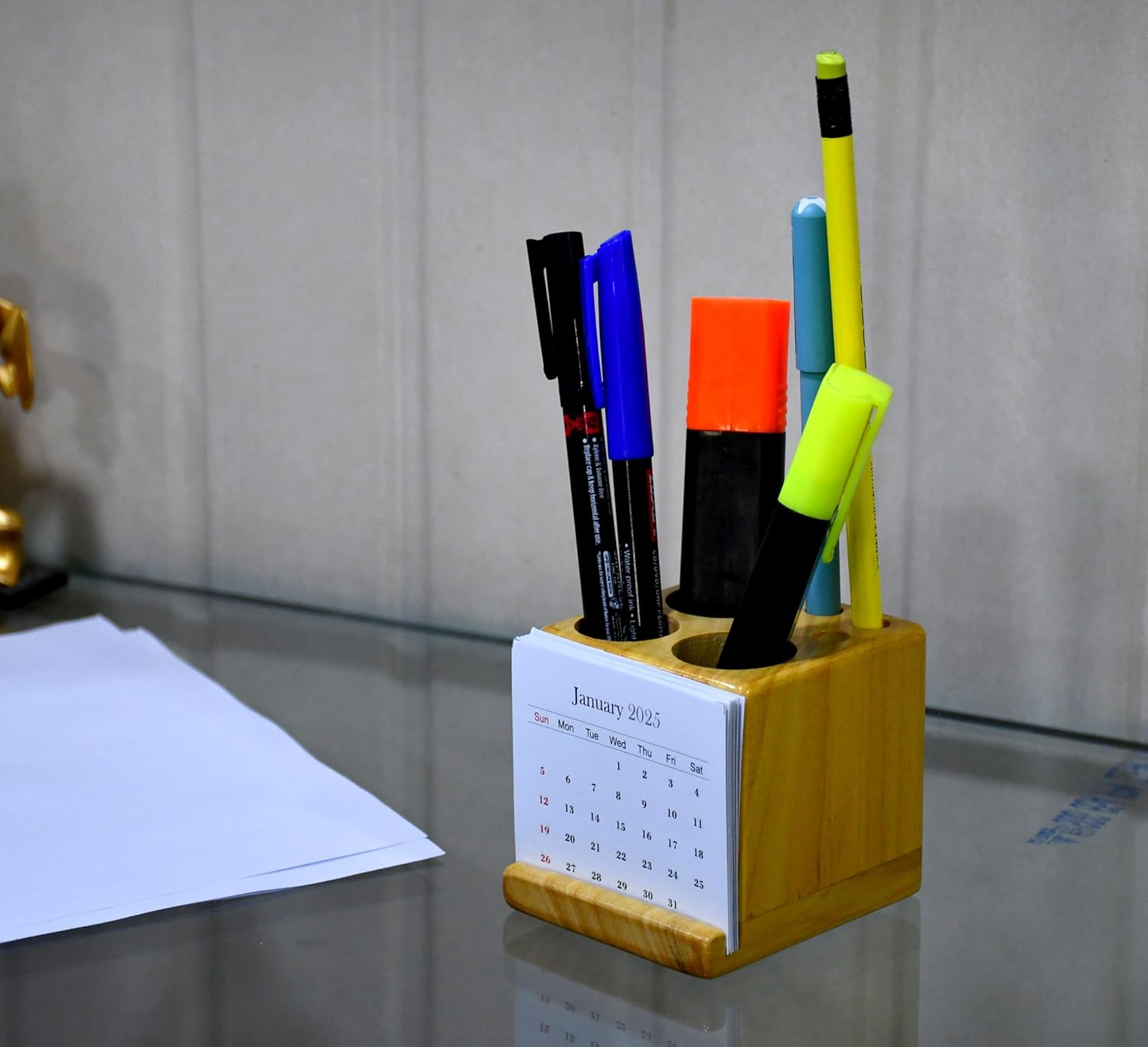 IVEI Wooden Pen Stand for Table with Paper Calender Slides and Motivational Quote - Desk Organizer - Office Desk Decorative Items - Pen Holder, Study Table Organiser, Gifts for Men