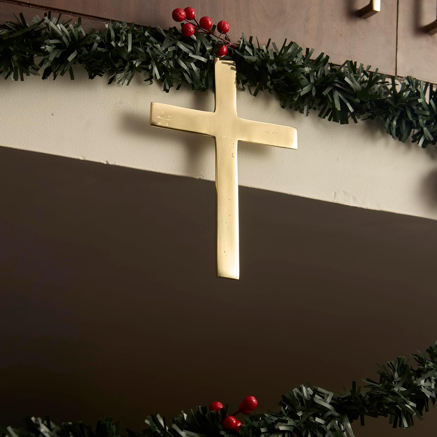 ESPLANADE Brass Jesus Christ Cross – Holy Cross, Antique Look Idol, Christian Cross for Prayer, Christmas Gifts, Home Office Décor, Housewarming Gifts