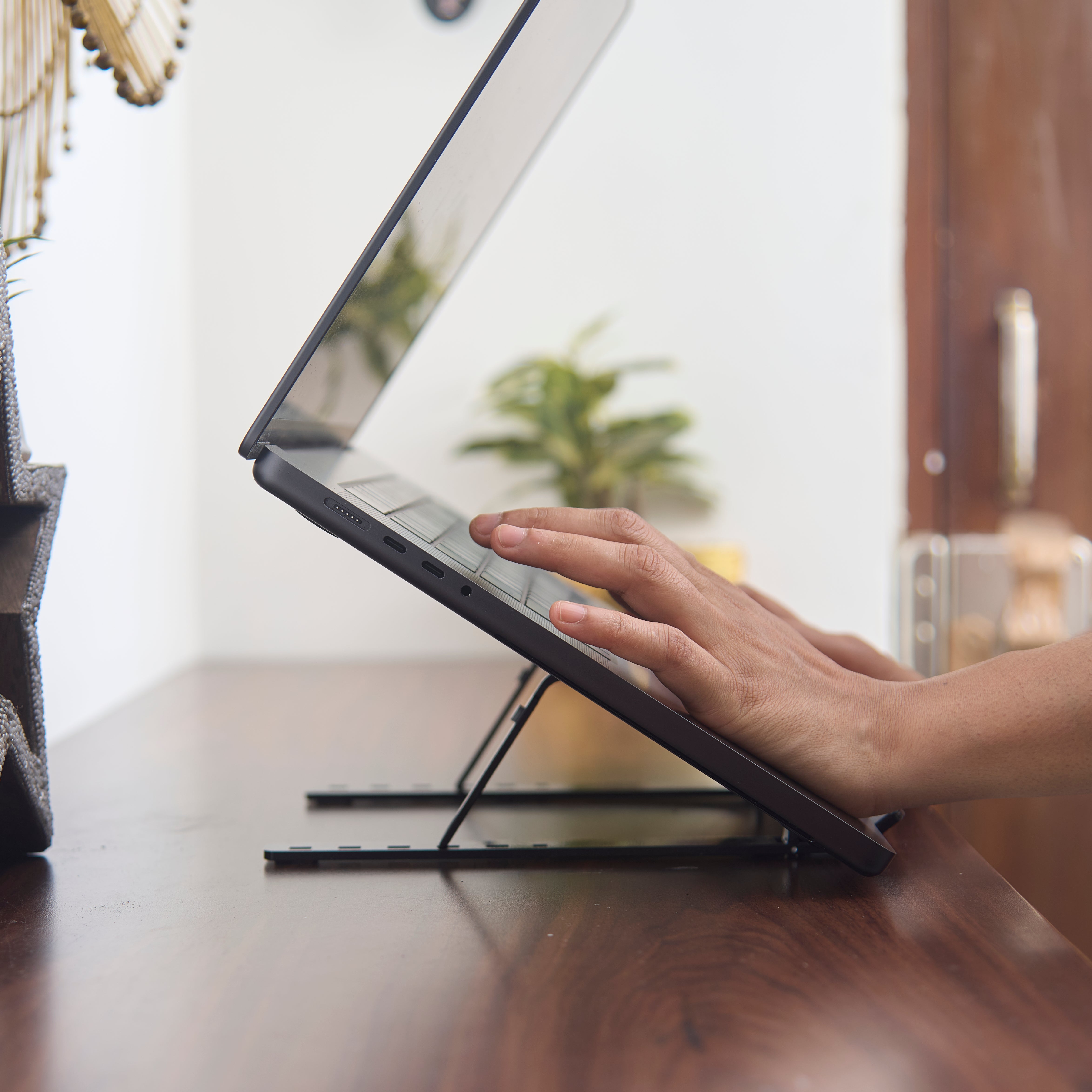 IVEI Laptop Stand for Overheating Protection - Portable, Adjustable & Foldable | Laptop Stand for Office Desk, Home Office, Table, Bed, Travel - Lightweight Aluminium Alloy Tabletop