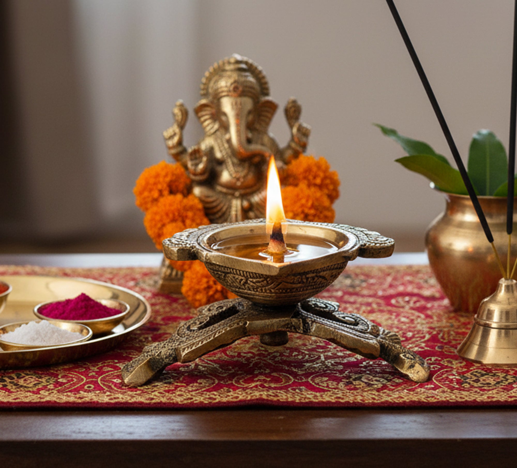 Brass Oil Lamps | Shankh Chakra Narayan Oil Lamp Diya Deepam Kuthu Vilakku -3.5 & 4" Inches