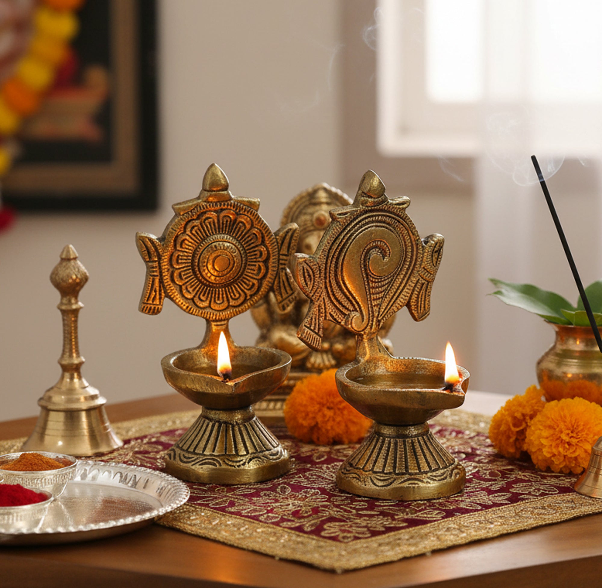 Brass Oil Lamps | Shankh Chakra Narayan Oil Lamp Diya Deepam Kuthu Vilakku -3.5 & 4" Inches