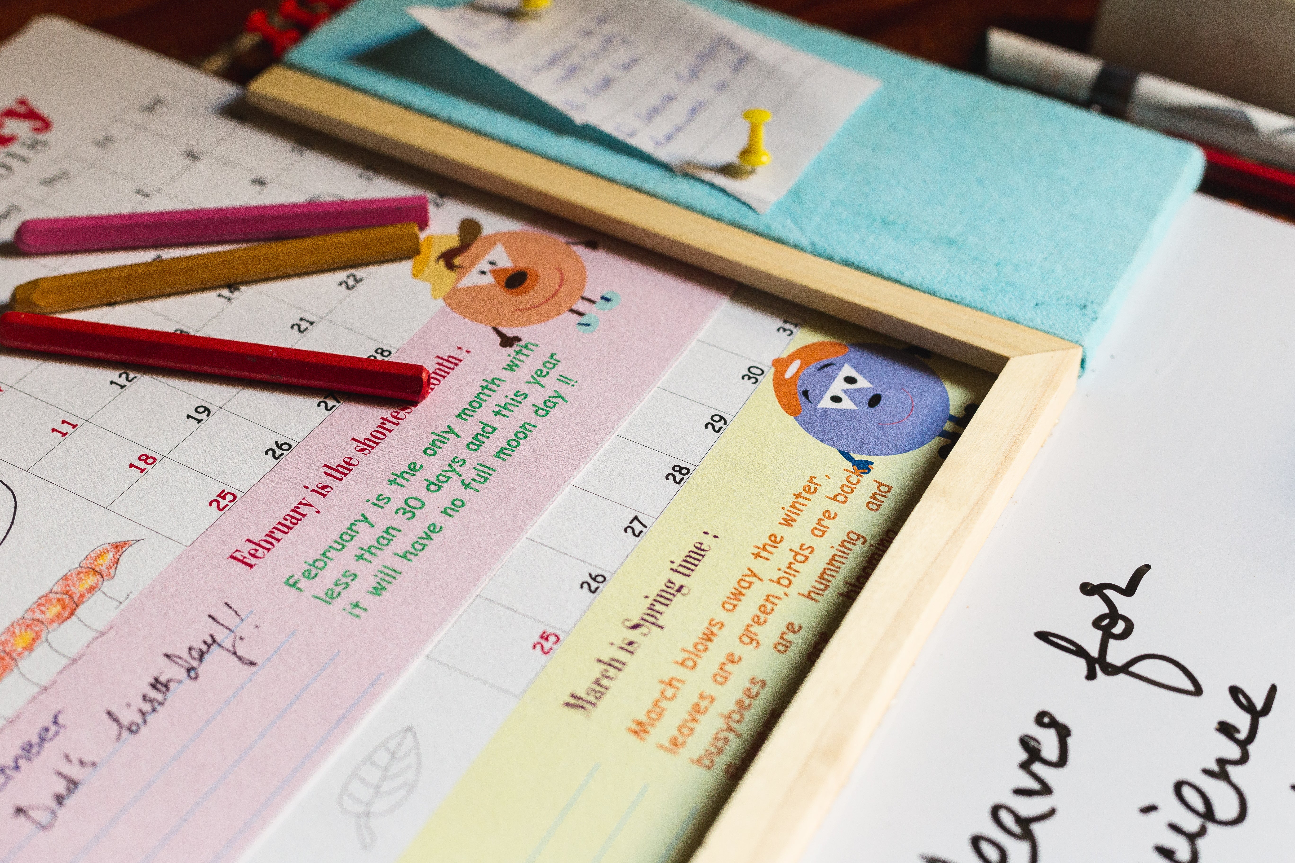 IVEI Kids Activity Calendar with Whiteboard & Pin Board - Combination Board Hanging Wall with Calendar Set with Marker & Duster Holder - Innovative Gift for Kids Room Decor, School, Home - Blue